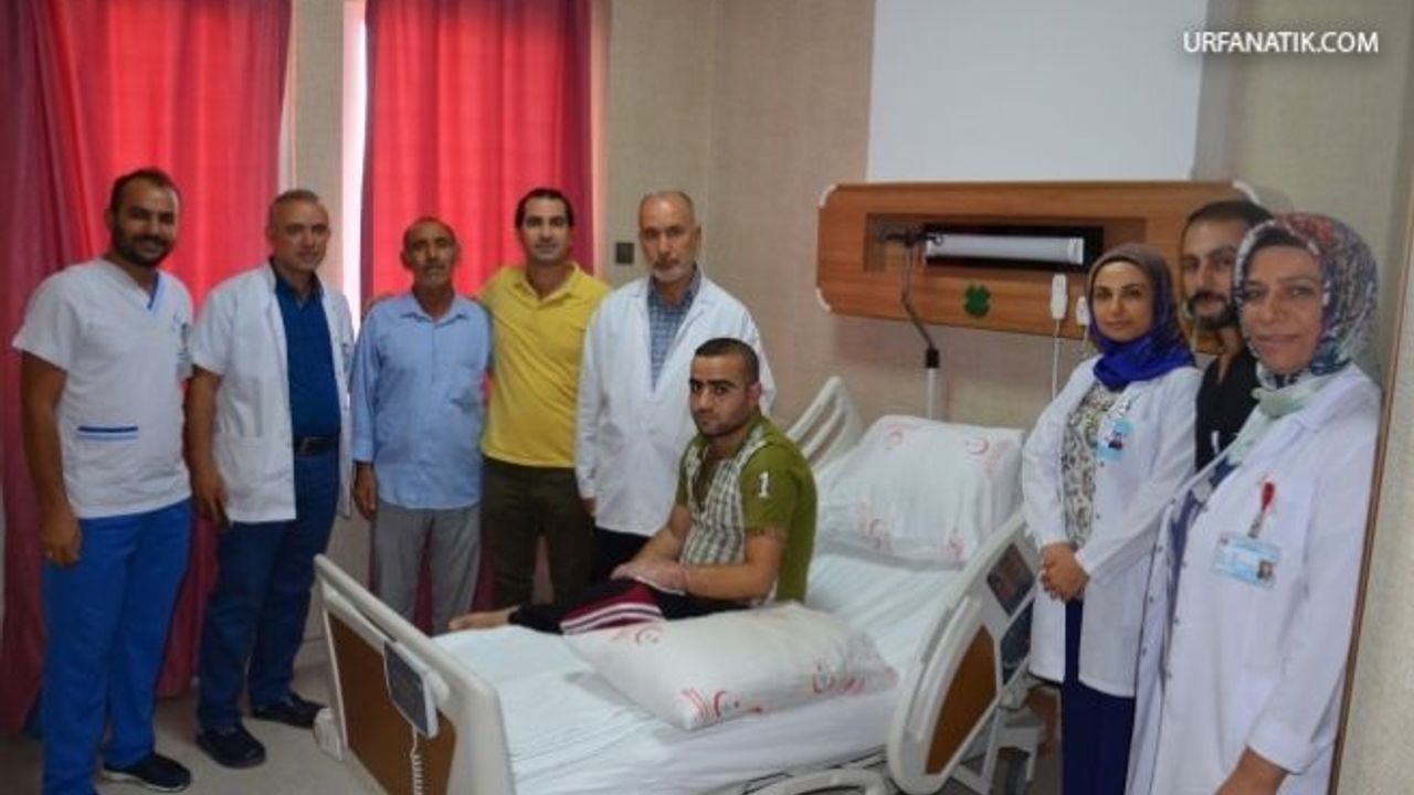 Bilekten Kopan El Yerine Dikildi