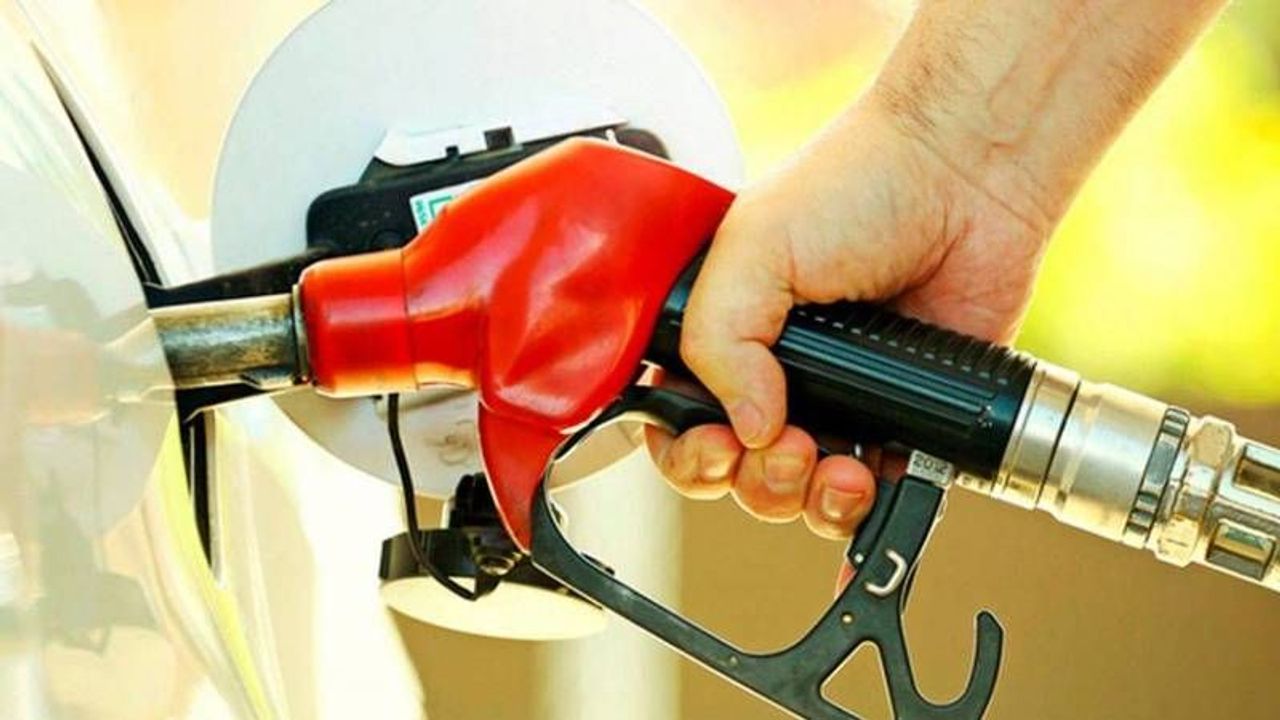 Mazota 5, benzine 10 TL indirim var mı, bekleniyor mu? 28 Aralık akaryakıt fiyatları