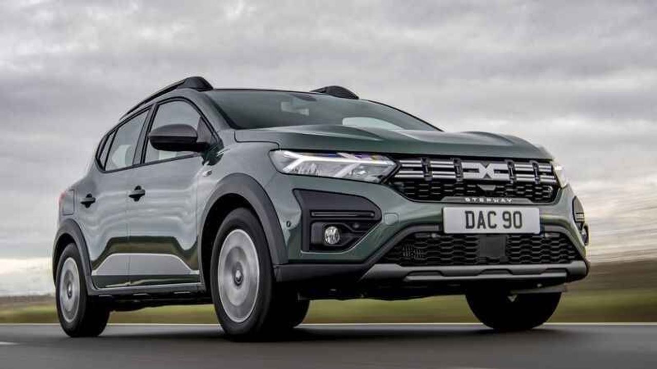 Sıfır kilometre araç alacaklara haziran ayı müjdesi! Dacia en ucuz modelini duyurdu: 655 bin TL'den satışa çıktı!