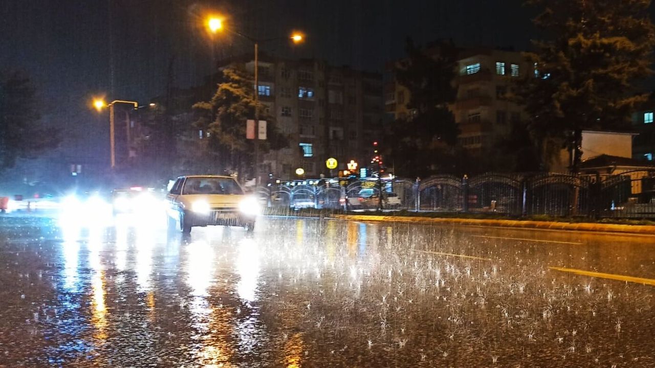 İçişleri Bakanlığı Uyardı: 9 İlde Kuvvetli Yağış B