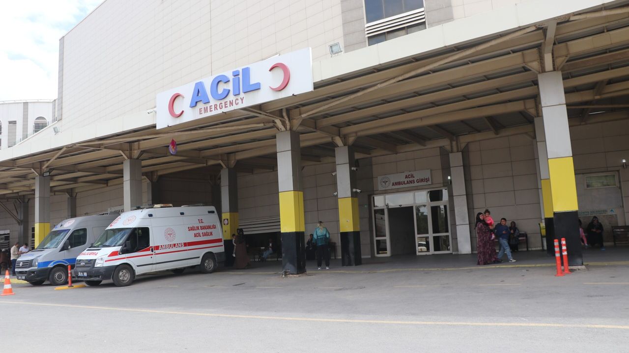 Urfa Son Dakika: Eyyübiye'de İki Grup Arasında Taşlı Sopalı Kavga! 2 Yaralı