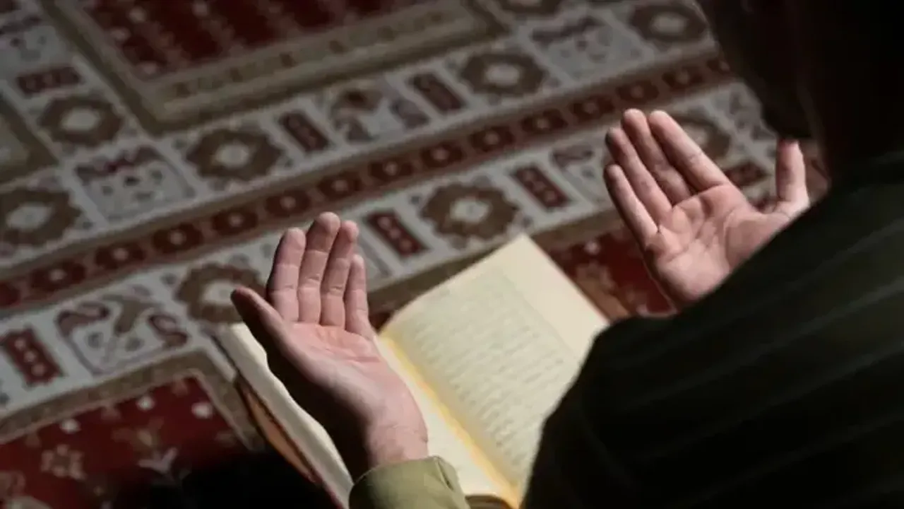 Teşrik Tekbirleri Ne Zaman Başlar, Nasıl Okunur, Kaç Gün Sürer? 2026 Kurban Bayramı Tekbir Takvimi