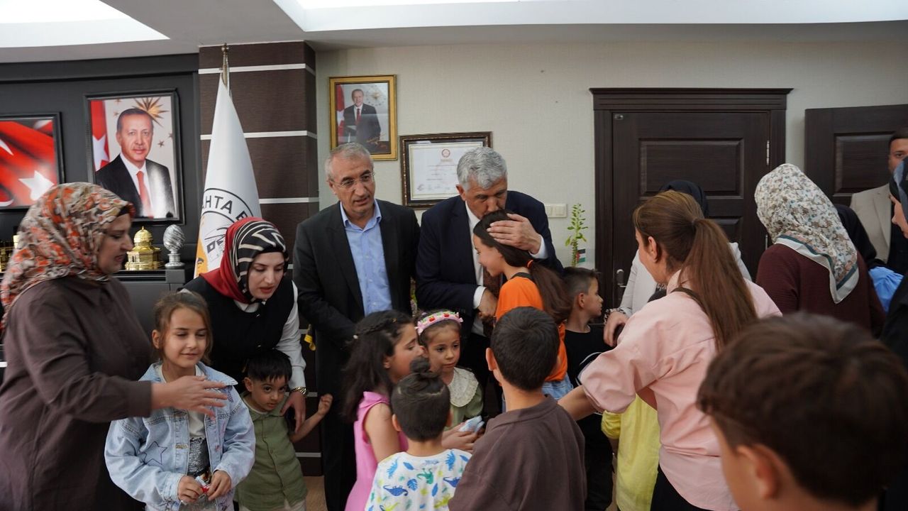 Başkan Hallaç’tan Kahta’da Gönülleri Buluşturan Bayramlaşma