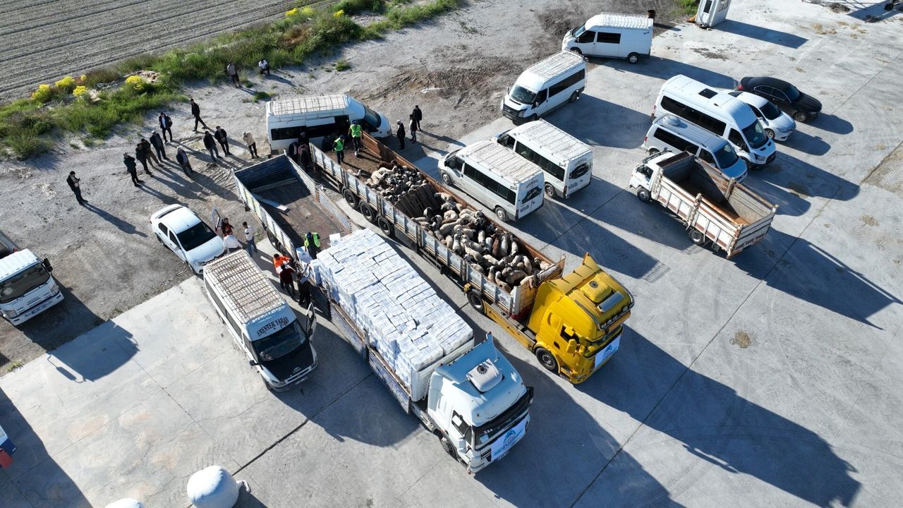 Eyyübiye Belediyesi Bayram Sevincini Tarım İşçilerinin Çadırlarına Taşıdı