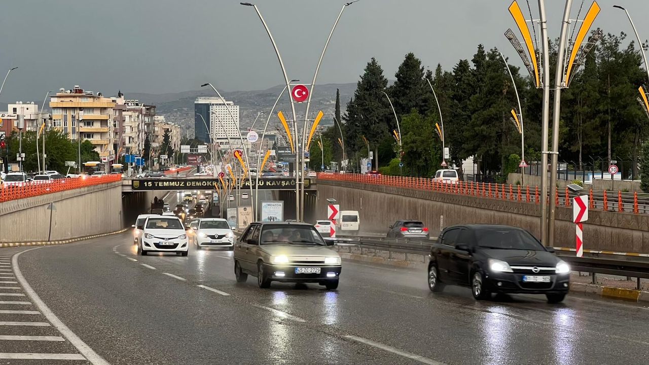 Meteoroloji Uyardı: Kuvvetli Yağışlar Geliyor, Vatandaşlara 