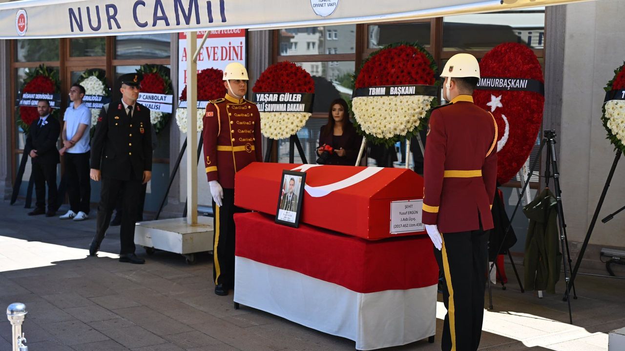 Şehit Olan Jandarma Astsubay Yusuf Ergün Toprağa Verildi
