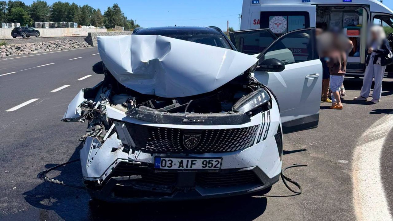Siverek’te Korkutan Kaza: Lüks Araç Hurdaya Döndü, Aile Ölümden Döndü