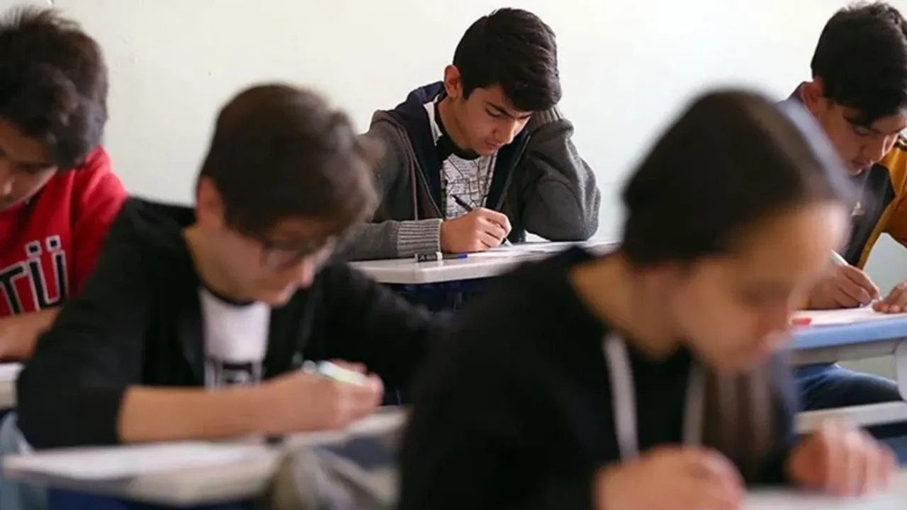 11 Haziran Okullar Tatil Mi, Yarım Gün Mü, Tam Gün Mü, Ders 