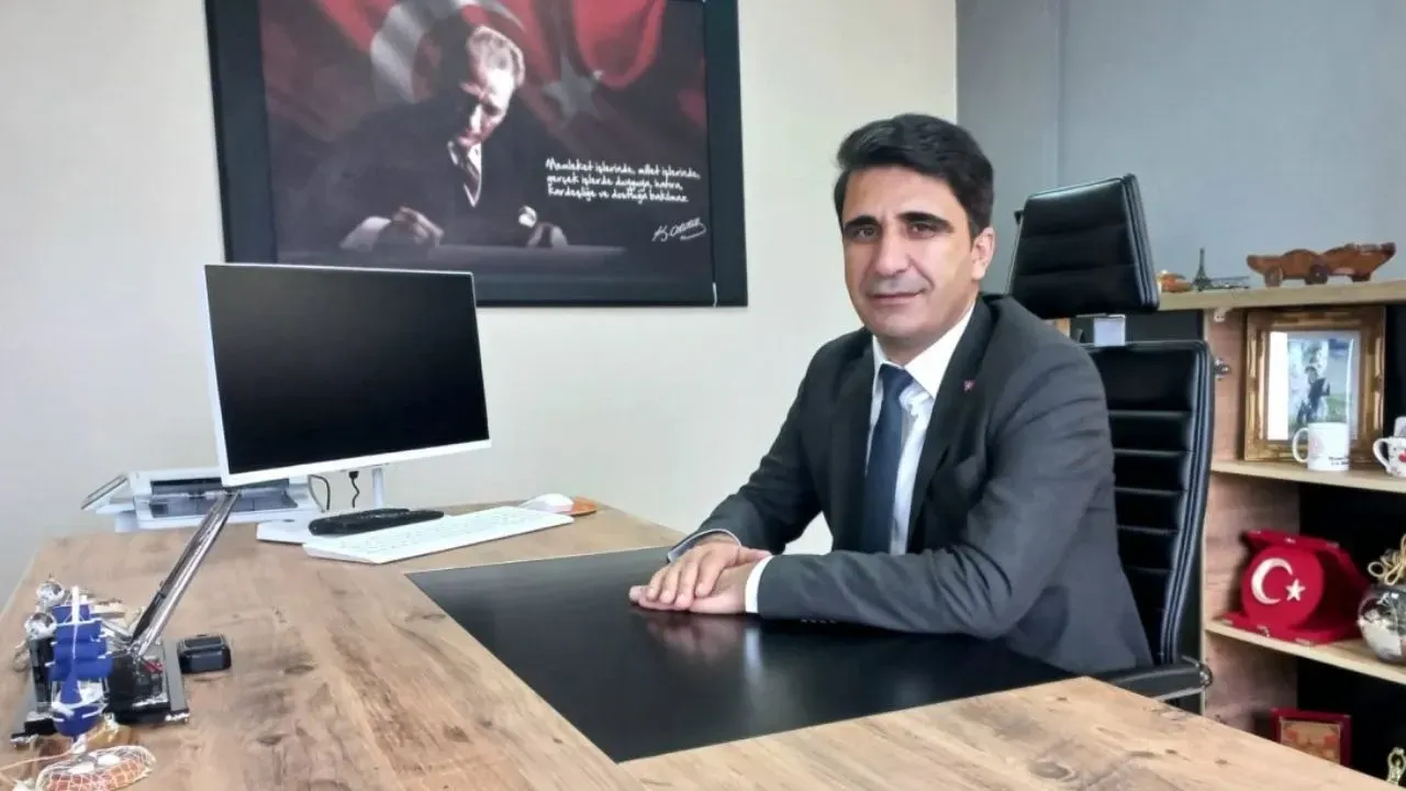 Mehmet Özmüş Kimdir, Nereli, Kaç Yaşında? Hamur İlçe Millî E