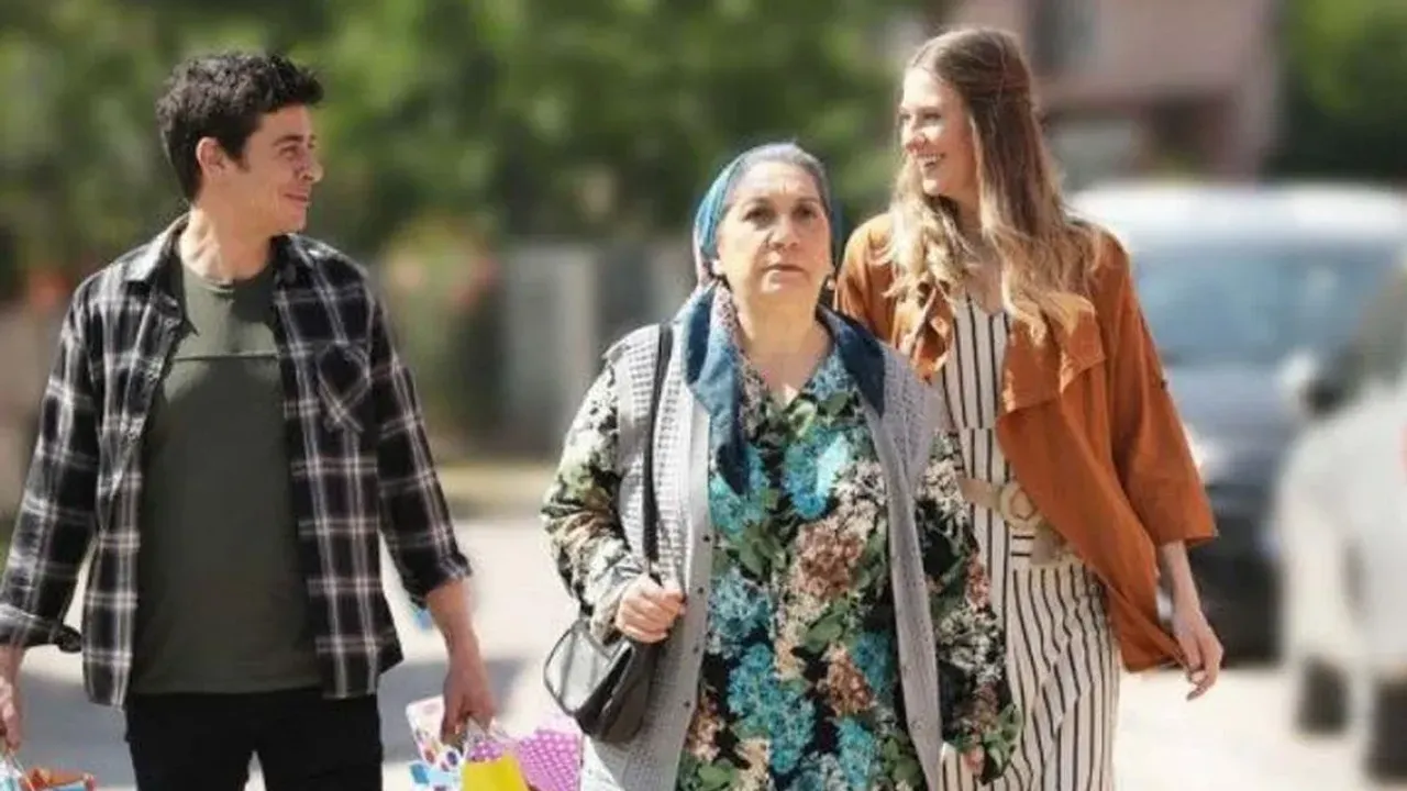 Anamız Var 2 Filmi Oyuncuları Tam Listesi, Karakterleri Ve K