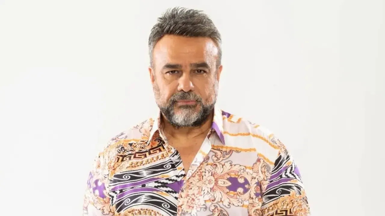 Bülent Serttaş Kimdir, Kaç Yaşında, Nereli, Evli Mi, Eşi Kim, Çocukları Kim, Şarkıları ve Hayatı