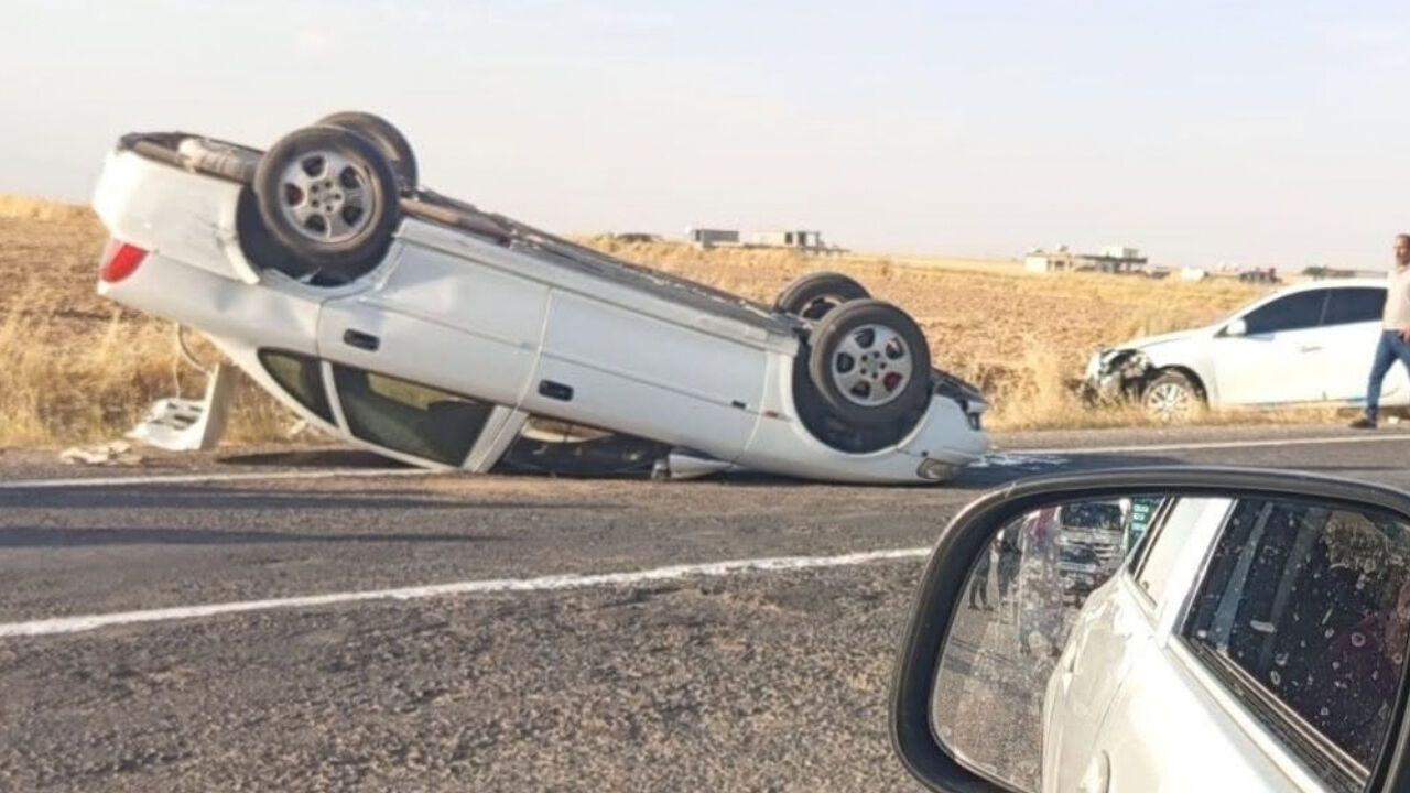 Şanlıurfa’da Çarpışan Araçlardan Biri Şarampole Uç