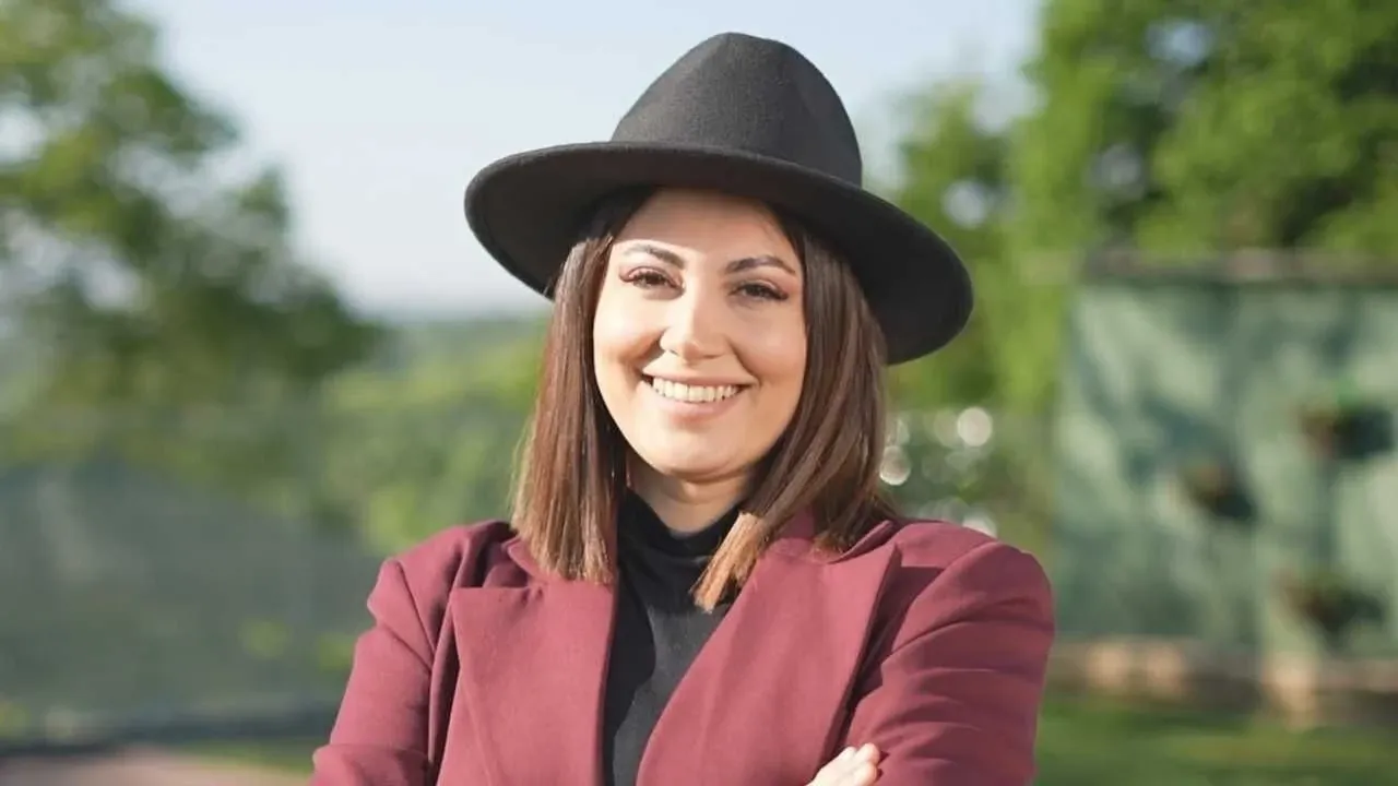 Yemekteyiz Yarışmacısı Esra Şahintaş Kimdir, Kaç Yaşında, Ne