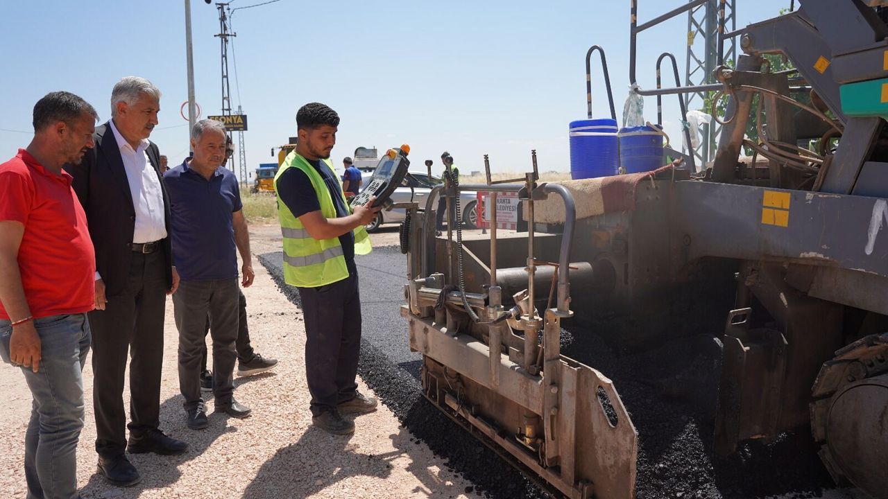 Kahta Belediyesi Yılın İlk Asfalt Serimini Gerçekleştirdi