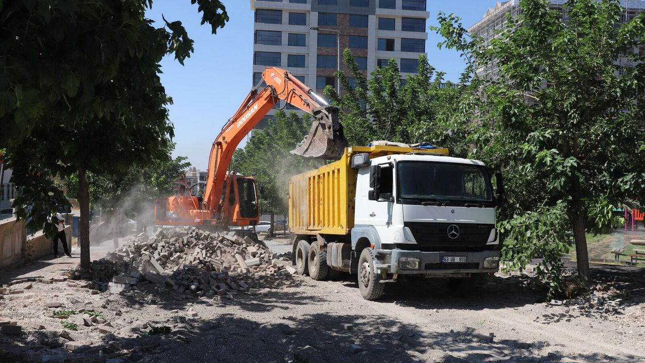 Karaköprü’de Doğukent ve Atakent Mahallelerinde Yollar Yenil