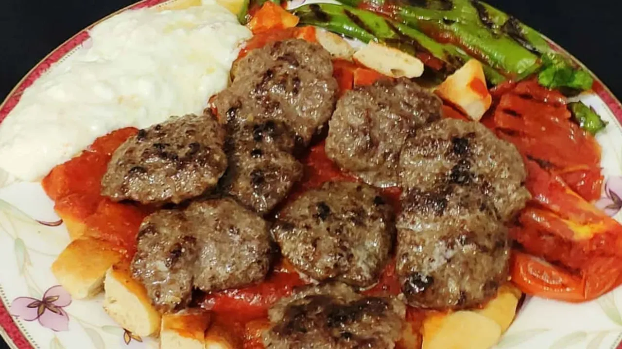 Gelinim Mutfakta Pideli Bursa Kebabı Tarifi, Malze