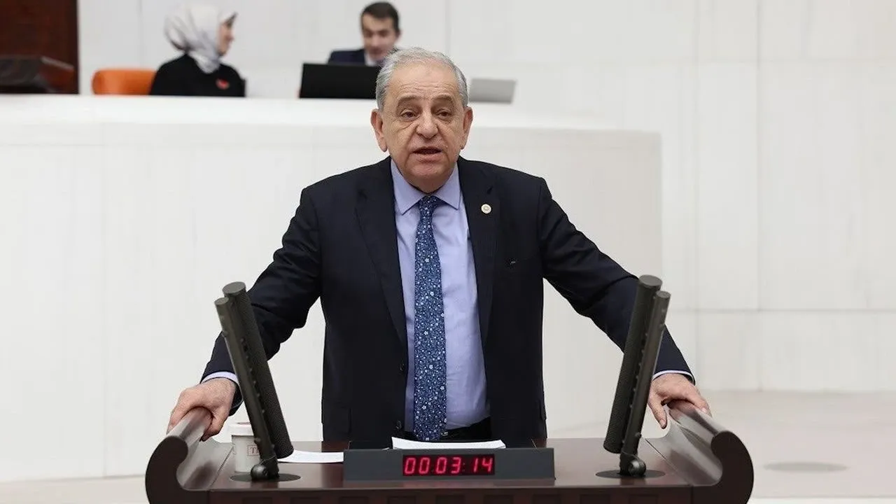 Rıfat Turuntay Nalbantoğlu Kimdir, Kaç Yaşında, Nereli, CHP Genel Sekreteri Mi, Mesleği Ne, Hangi Görevlerde Bulundu?