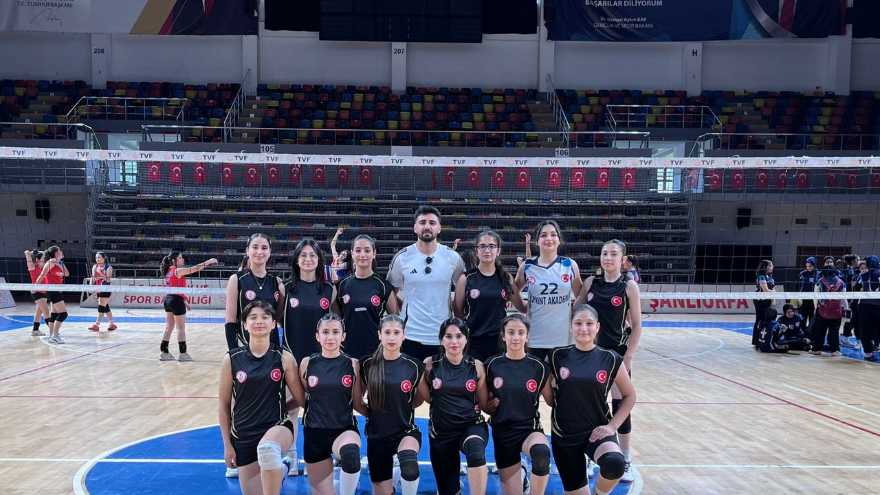 Siverek Spor Lisesi Liseler Arası Voleybolda Şampiyon Oldu