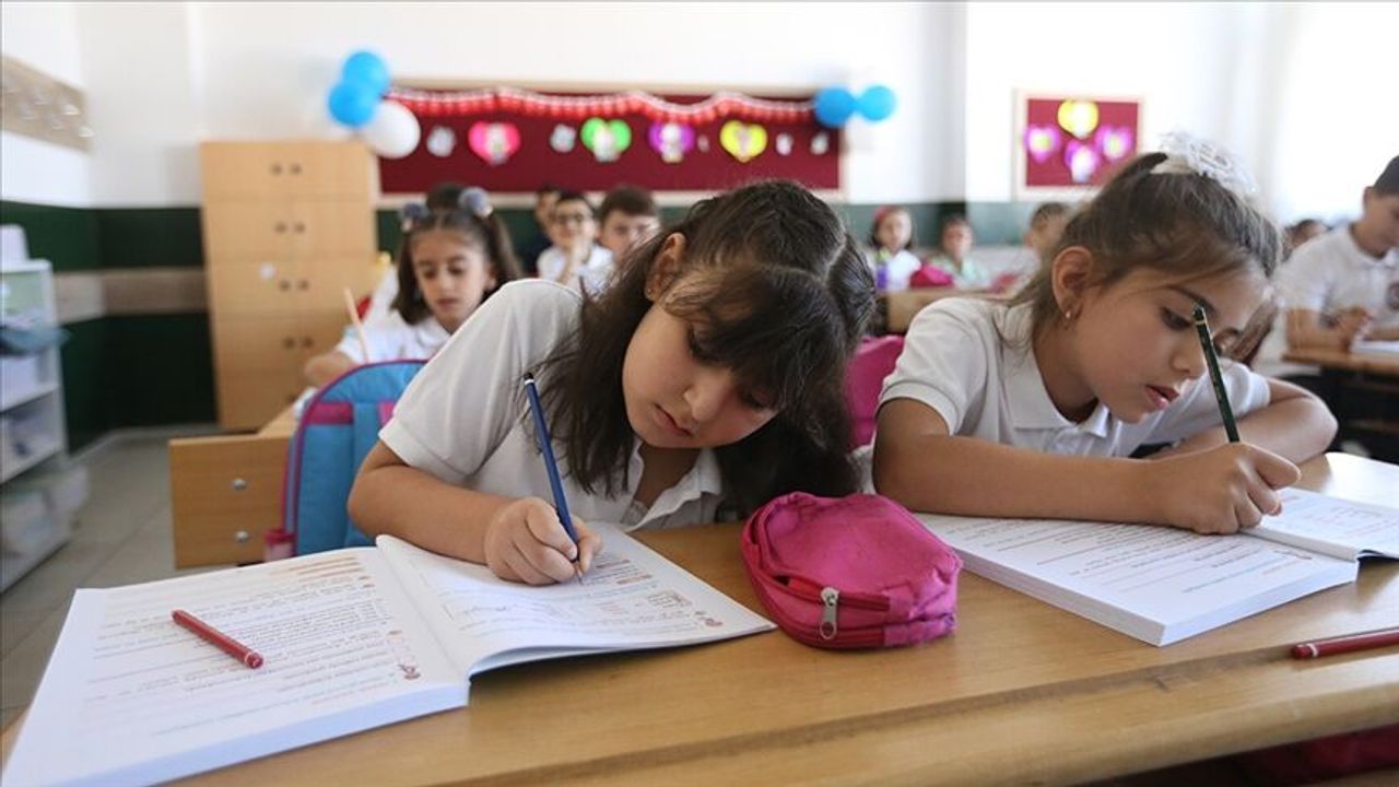 10 Haziran Antalya’da Okullar Tatil Mi, Yarın Okul Var Mı? A