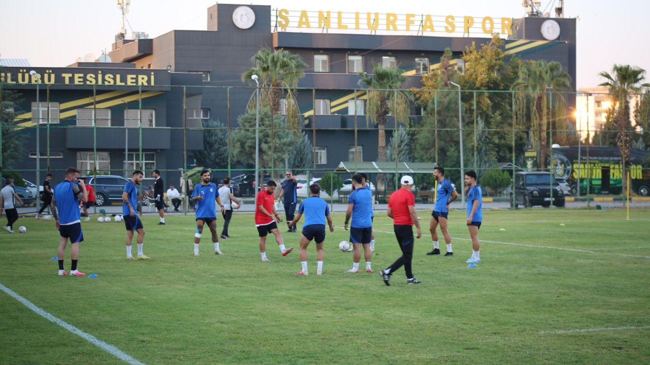 Şanlıurfaspor’un TFF’deki resmi A takım listesi açıklandı