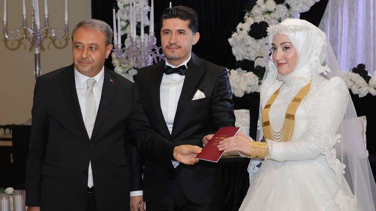 Şanlıurfa Valisi Şıldak'tan düğün nikahına şahitlik