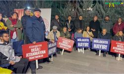 Mahmut Tanal'dan Millî Eğitim Bakanlığı önünde oturma eylemi