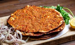 Daha önce Ayvalı Lahmacun yediniz mi?