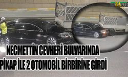 Necmettin Cevheri Bulvarında Pikap ile 2 Otomobil Birbirine Girdi