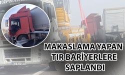 Şanlıurfa-Gaziantep Karayolunda Tır Bariyerlere Saplandı