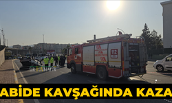 Şanlıurfa Abide Kavşağında Otomobil Takla Attı