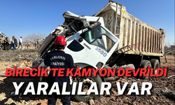 Birecik’te Kamyon Devrildi: Yaralılar Var