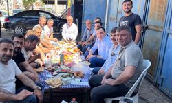 Şanlıurfa Hilvan’da Sanayi Esnafının Kahvaltı Sofrasına Bakın, Kim Misafir Oldu?