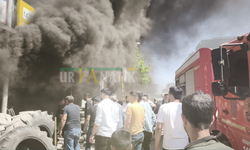 Şanlıurfa’da Lastikçi Dükkanında Yangın: İşte İlk Görüntüler