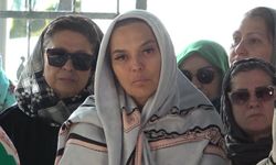 Ünlü Şarkıcı Demet Akalın’ı Yıkan Ölüm Haberi