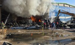 Şanlıurfa’da Hırdavat Deposu Alev Alev! Esnaf İçin Yardım Seferberliği Başladı
