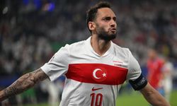 Kaptan Hakan Çalhanoğlu Türk Milletinden Özür Diledi