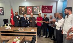 İYİ Parti'den AK Parti'ye Geçtiler, Rozetleri Eski Şanlıurfa Milletvekili Taktı