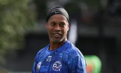 Ronaldinho Futbola Geri Mi Dönüyor? Ronaldinho Yeni Takımı!