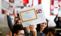 Karneler Saat Kaçta Verilecek 2026, Karne Günü Okula Saat Kaçta Gidilecek?