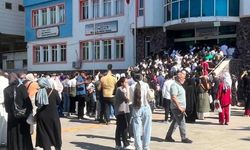 Şanlıurfa’da LGS Heyecanı: Veliler Dışarıda, Öğrenciler Sınavda