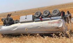Akçakale–Ceylanpınar Yolunda Tanker Yan Yattı