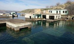 Birecik’te Sular Altında Kalan Köy: Tillek (Dorucak) Ziyaretçilerini Büyülüyor