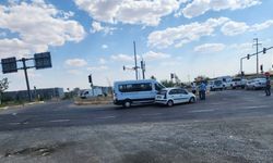 Bozova’da Minibüs ile Otomobil Çarpıştı: Facianın Eşiğinden Dönüldü