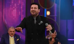 Davut Güloğlu Kimdir, Kaç Yaşında, Nereli, Evli Mi? Davut Güloğlu'nun Hayatı, Şarkıları, Albümleri, Siyasi Kariyeri Ve Özel Yaşamı