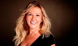 Ece Şirin Kimdir, Nereli, Kaç Yaşında, Kiminle Evli? Bee Goddess Kurucusu Ece Şirin’in Hayatı Ve Kariyeri