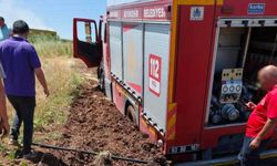 Şanlıurfa Hilvan’da Yangın Paniği: İtfaiye Aracı Çamura Saplandı