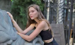 Altı Üstü İstanbul Naz Başer Kimdir? Elçin Zehra İrem’in Yaşı, Dizileri Ve Kariyeri