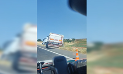 Şanlıurfa-Suruç Yolunda Tır Şarampole Devrildi