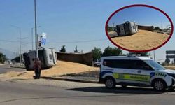 Şanlıurfa’dan Yola Çıkan Buğday Yüklü Tır Gaziantep'te Devrildi