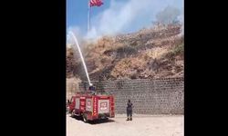 Siverek Kalesi Eteklerinde Korkutan Yangın: Kuru Otlar Alev Aldı